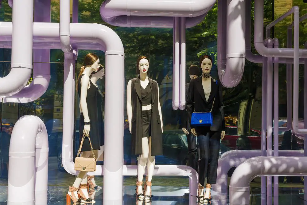 8 passos para organizar  vitrine da loja e atrair mais clientes