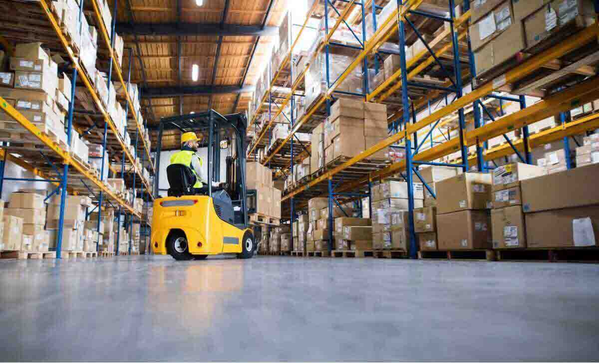 Checklist para empilhadeira: quais os itens essenciais e como aplicá-los?