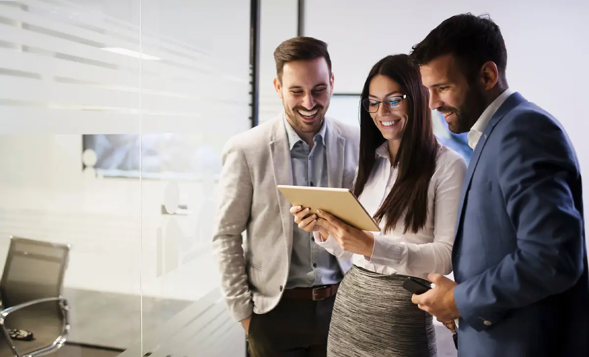 Conheça os usos de uma plataforma de checklist, os benefícios e confira cases de sucesso