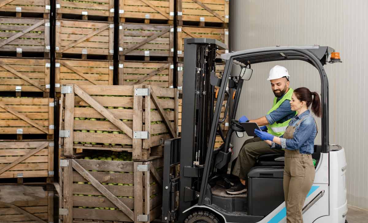 Profissionais envolvidos na logística industrial