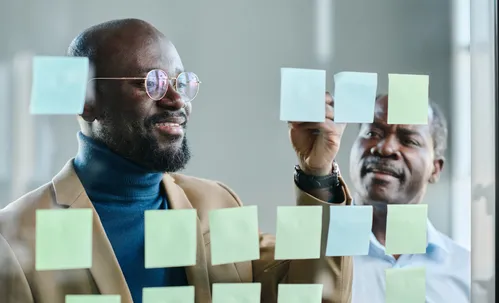 homem aplicando metodologia ágil