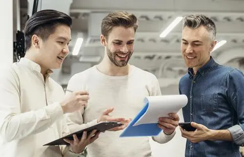 equipe fazendo análise de processos