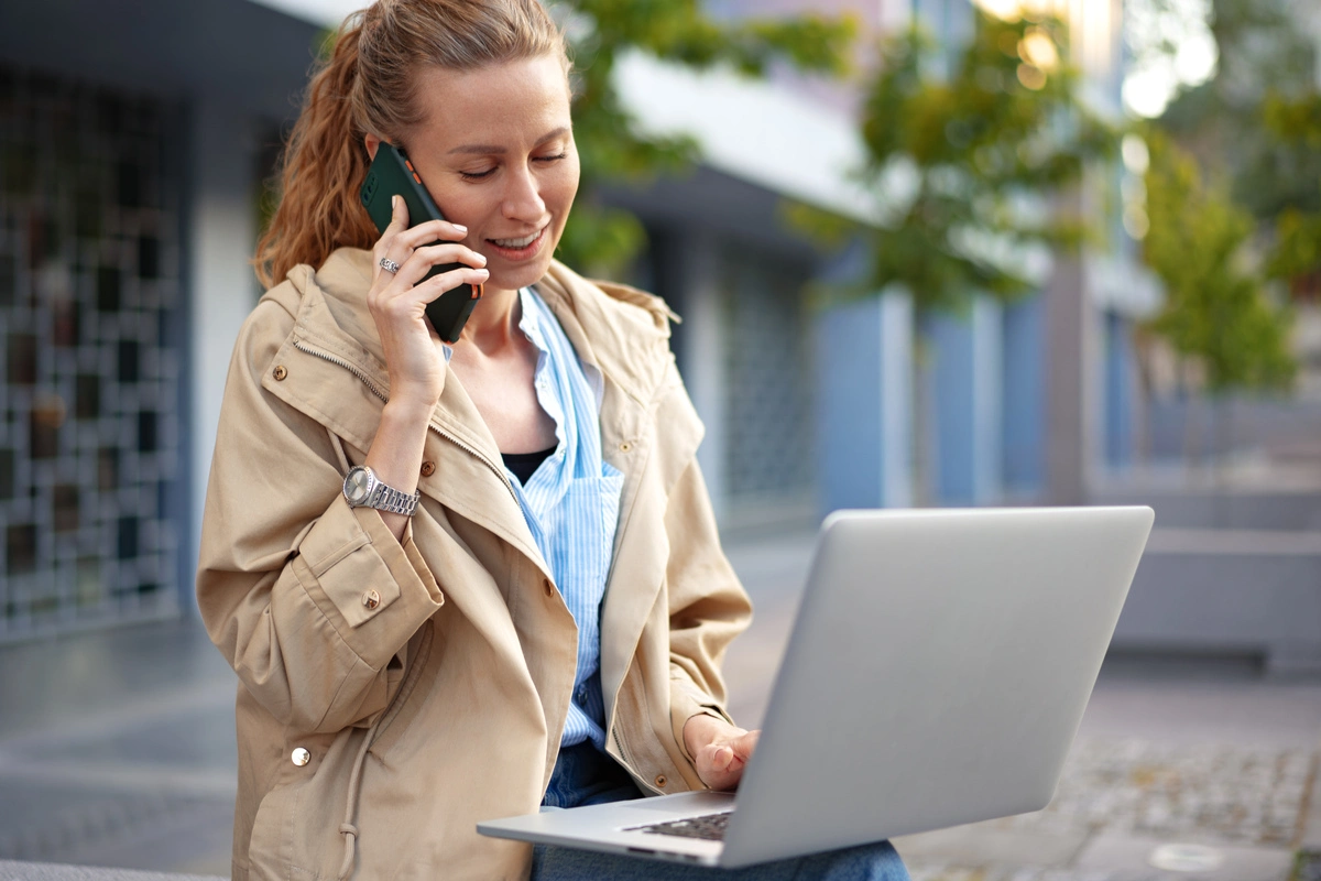 profissional fazendo gestão de equipe externa