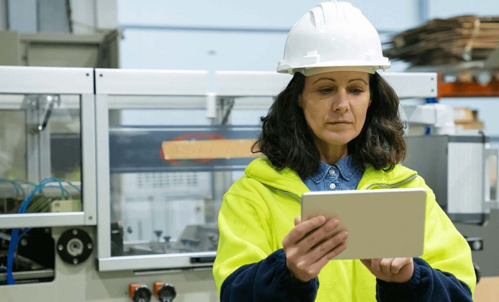 Técnica em Segurança do Trabalho fazendo a APR